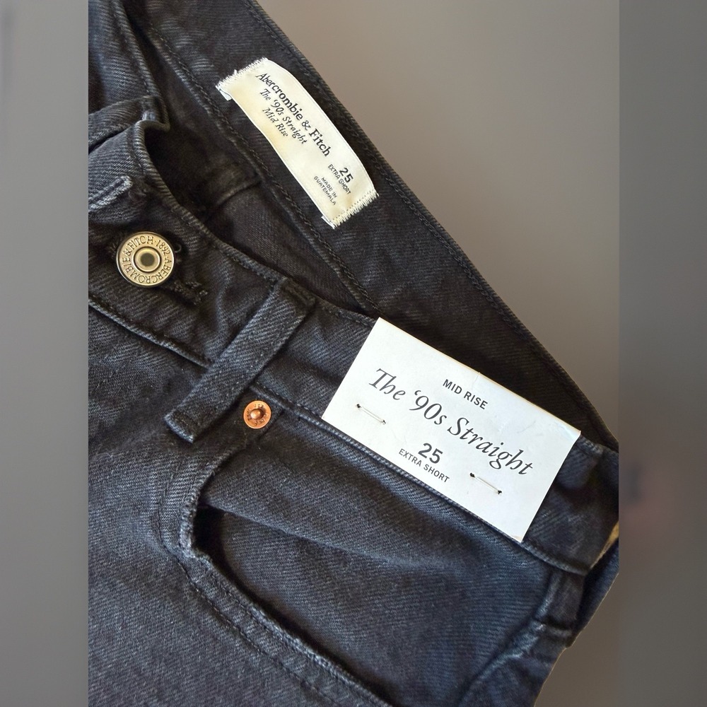 NWT Abercrombie & Fitch 90s Straight Mid Rise Jeans Women's 25 Extra Short Black - Picture 4 of 10